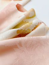 画像をギャラリービューアに読み込む, 地紋お越し菊枝模様の暈し染め【ギャザータイプ】