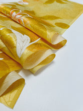 画像をギャラリービューアに読み込む, 抽象絵地紋に草花模様金彩【サイドギャザーワンピース】