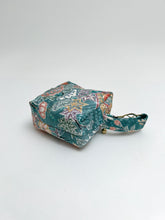 画像をギャラリービューアに読み込む, 浅葱色扇に蝶草花模様 【小】