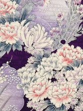 画像をギャラリービューアに読み込む, 注意:汚れあり 流水地紋に雪輪模様草花尽くし【大】