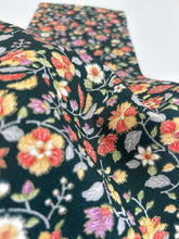 画像をギャラリービューアに読み込む, 芝地紋に唐草花更紗模様金彩縁【ブラウス】