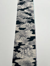 画像をギャラリービューアに読み込む, 雲取り吉祥花模様紬【長丈シュッケニ】
