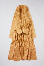 画像をギャラリービューアに読み込む, 花びら尽くし地紋に鶴模様【四つ釦】