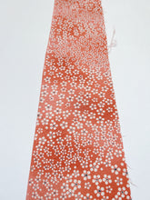 画像をギャラリービューアに読み込む, 変わり紗綾型地紋に小花尽くし【四つ釦】