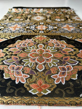 画像をギャラリービューアに読み込む, 【あずま型 中】菱華尽くしに花鳥模様刺繍・金糸