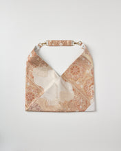 画像をギャラリービューアに読み込む, 【あずま型 中】雲どり華鳥模様