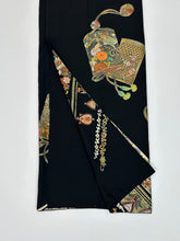 画像をギャラリービューアに読み込む, 【予約品】印籠模様にオパール箔付け・黒留袖【フォーマルシュッケニ】