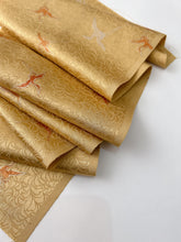 画像をギャラリービューアに読み込む, 花びら尽くし地紋に鶴模様【四つ釦】