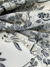 画像をギャラリービューアに読み込む, 百合菊楓梅花尽くし模様【ブラウス】