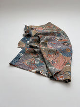 画像をギャラリービューアに読み込む, 膨れ織地に扇模様【シュッケニ】