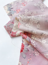 画像をギャラリービューアに読み込む, 大牡丹に金彩縁模様【四つ釦】