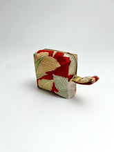 画像をギャラリービューアに読み込む, 抽象梅地紋模様【中】