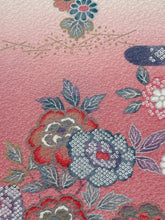 画像をギャラリービューアに読み込む, 膨れ織りに吉祥花模様【四つ釦】