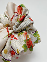 画像をギャラリービューアに読み込む, 金彩に古典花模様【大・単品】