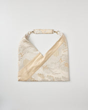 画像をギャラリービューアに読み込む, 【あずま型 中】御所車に松模様