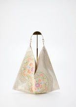 画像をギャラリービューアに読み込む, 唐織丸華模様【あずま型 中】