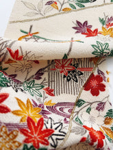 画像をギャラリービューアに読み込む, 柵に四季の草花模様・縮緬
