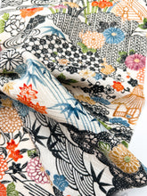 画像をギャラリービューアに読み込む, 紗綾型地紋に菊笹花青海波古典模様【六つ釦】