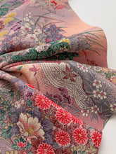 画像をギャラリービューアに読み込む, 水辺の総草花に暈し模様・縮緬