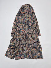 画像をギャラリービューアに読み込む, 亀甲に四季の草花尽くし模様【四つ釦】