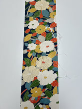 画像をギャラリービューアに読み込む, 霧かけ地紋に大花草模様【S】