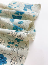 画像をギャラリービューアに読み込む, 唐草花模様・縮緬