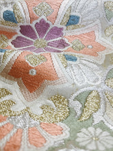 画像をギャラリービューアに読み込む, 唐織丸華模様【あずま型 中】
