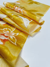 画像をギャラリービューアに読み込む, 抽象絵地紋に草花模様金彩【サイドギャザーワンピース】