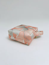 画像をギャラリービューアに読み込む, 紗綾型地紋に暈し花絵模様【大】