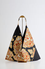 画像をギャラリービューアに読み込む, 黒地金糸の唐草花模様【あずま型 大】上物