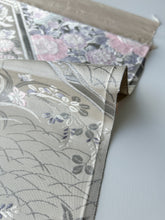 画像をギャラリービューアに読み込む, 【あずま型 中】蜀江に花尽くし模様