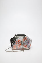 画像をギャラリービューアに読み込む, 曲線絵に唐花牡丹模様②【ケニガマ・小】