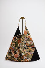 画像をギャラリービューアに読み込む, 唐織牡丹椿荻松模様【あずま型 大】