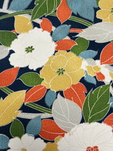 画像をギャラリービューアに読み込む, 霧かけ地紋に大花草模様【S】