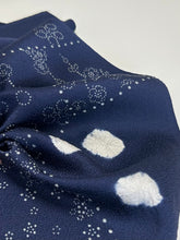 画像をギャラリービューアに読み込む, 点絞りに点花絵模様【サイドギャザーワンピース】