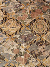 画像をギャラリービューアに読み込む, 【あずま型 中】秀宝菱額に橘松花模様