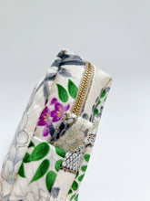 画像をギャラリービューアに読み込む, 車絵に藤花模様【大】