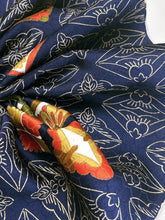 画像をギャラリービューアに読み込む, 亀甲尽くし地紋に花菱蝶菱絵模様【L】