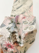 画像をギャラリービューアに読み込む, 重ね菱地紋に枝梅楓模様【六つ釦】