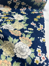 画像をギャラリービューアに読み込む, 桧垣地紋に松竹梅・牡丹模様【S】