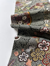 画像をギャラリービューアに読み込む, 古典梅花尽くし模様【L】