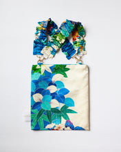 画像をギャラリービューアに読み込む, 変わり亀甲地紋に金彩縁の草花模様【ギャザートート】①