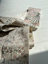 画像をギャラリービューアに読み込む, 総地紋の扇面枝梅花模様【特短】