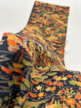 画像をギャラリービューアに読み込む, 風景に松笹楓模様・縮緬