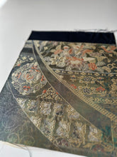 画像をギャラリービューアに読み込む, 【あずま型 中】花鳥唐草模様・引箔