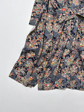 画像をギャラリービューアに読み込む, 亀甲に四季の草花尽くし模様【四つ釦】