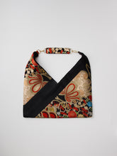 画像をギャラリービューアに読み込む, 唐織吉祥花模様黒字金糸【あずま型 中】上物