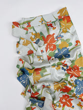 画像をギャラリービューアに読み込む, 藍白大花模様金彩縁【長丈シュッケニ】