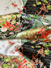 画像をギャラリービューアに読み込む, 【特長】桧垣地紋に金彩花車に鹿子模様