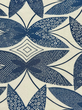 画像をギャラリービューアに読み込む, 幾何学蝶模様縮緬【サイドギャザーワンピース】